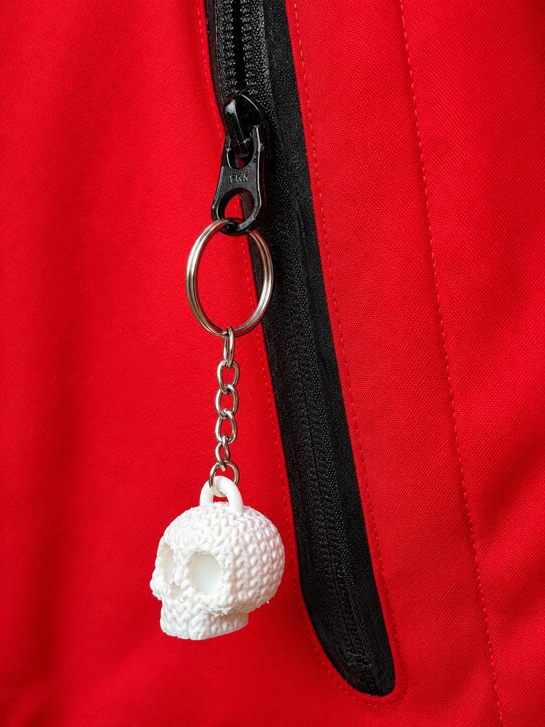 3D Printed Knitted Skull Keychain – Gothic Bag Charm, Spooky Accessory